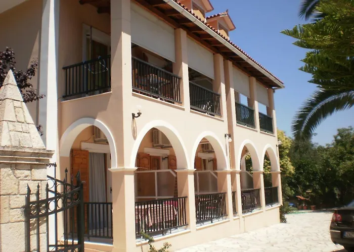 شقة Loukas Family