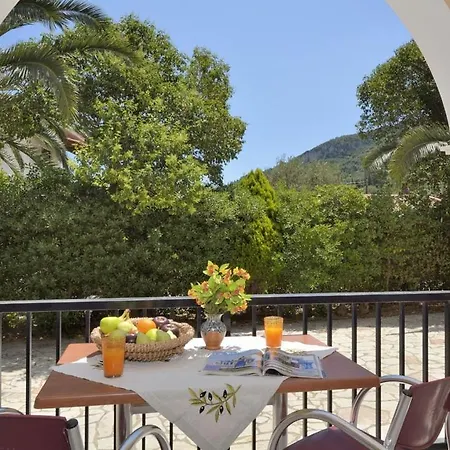 Loukas Family Апартаменты *