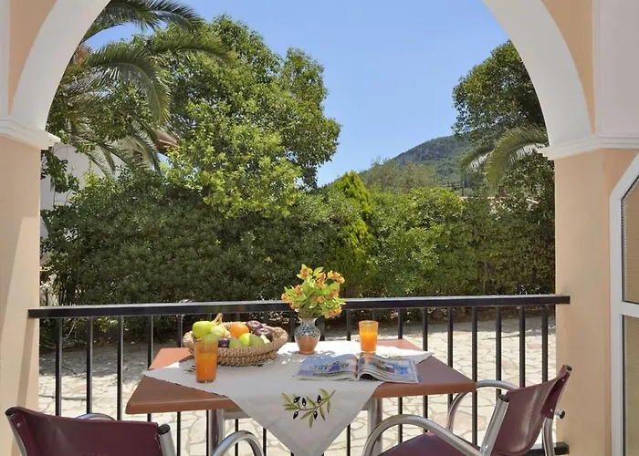 Loukas Family Apartman *